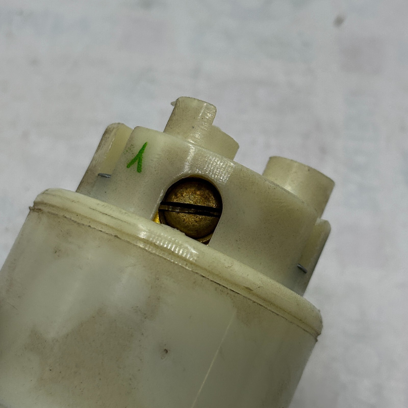 BRYANT 70630-MB Locking Male Base Plug Nylon 2 Pole 3 Wire 30A 250V L6-30 ⭐