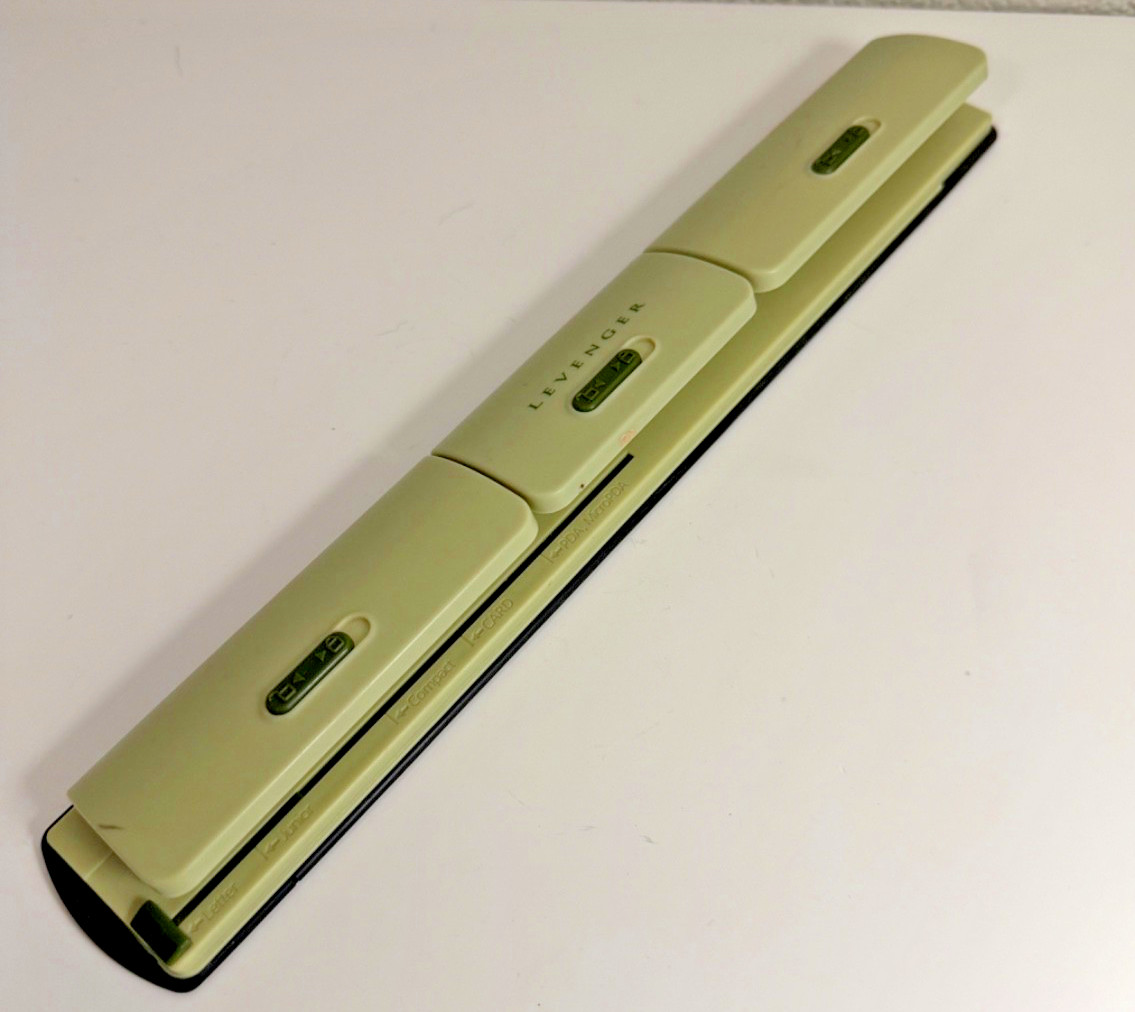 Circa 1-2-3 Portable Discbound Notebook Punch 11 Hole Punch Levenger