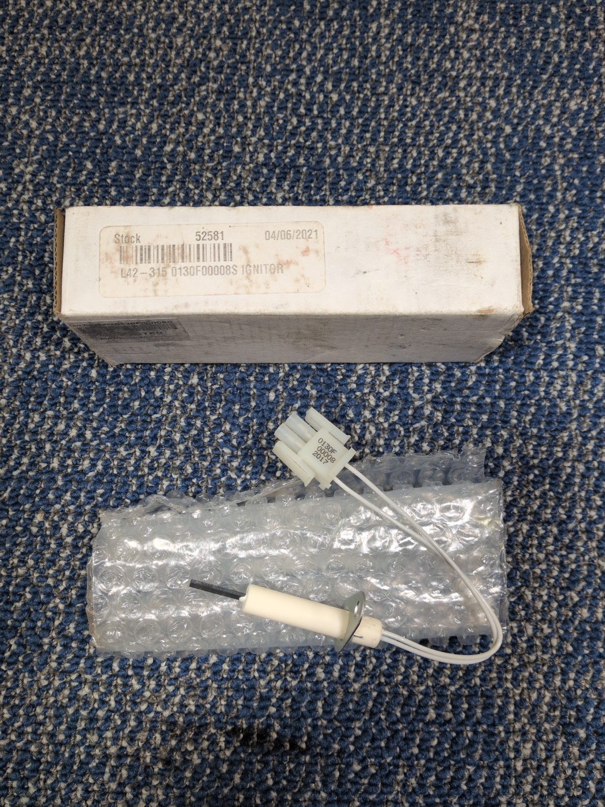 Goodman 0130F00008S Janitrol Hot Surface Ignitor New Old Stock
