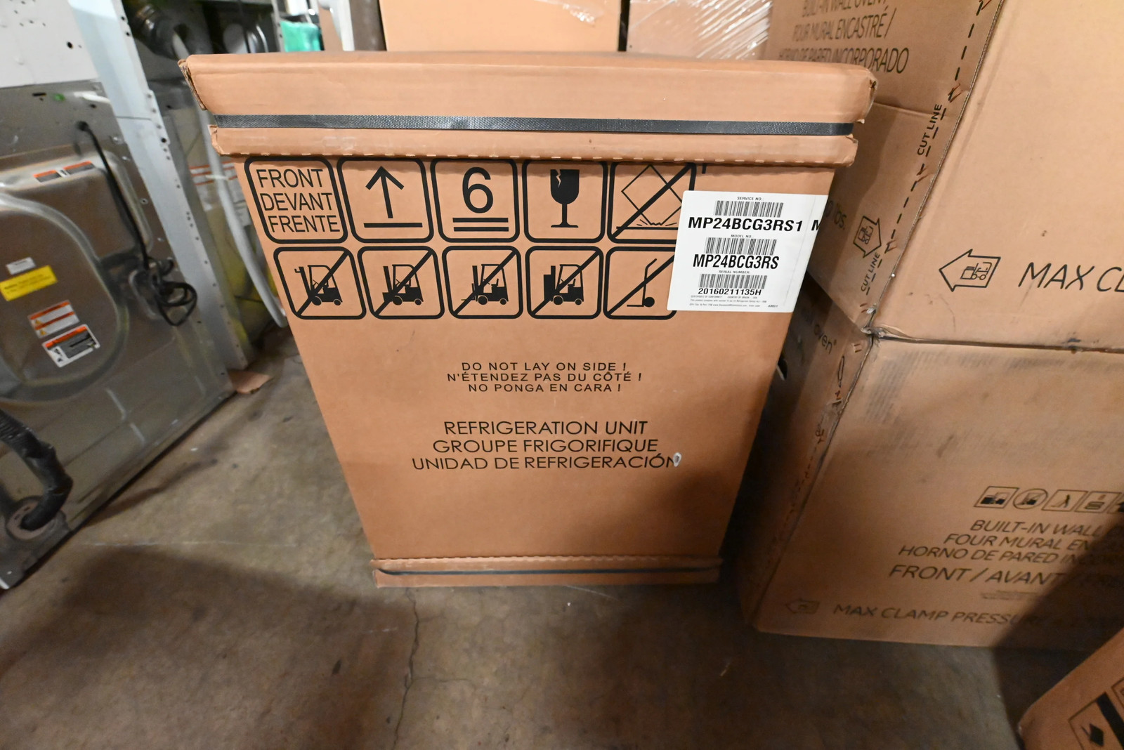 Marvel MP24BCG3RS 24″ Stainless Steel and Glass Door Beverage Center, New in Box