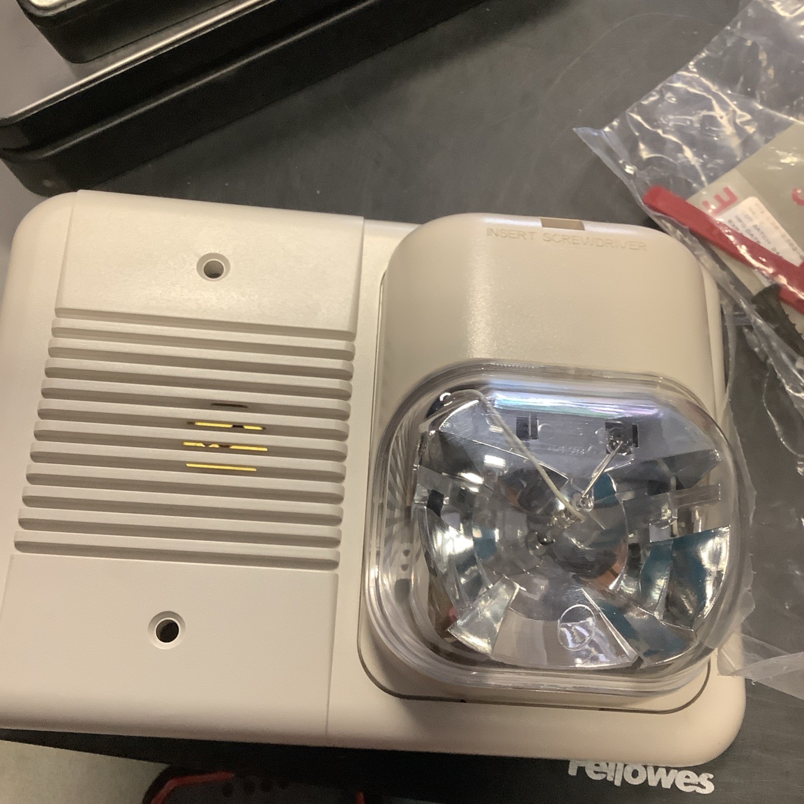 System Sensor CH24MCW – 24V White Wall Chime/Strobe
