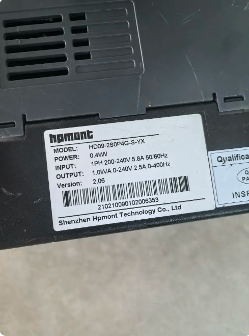 1Pcs Used inverter HD09-2S0P4G-S-YX 0.4KW 220V