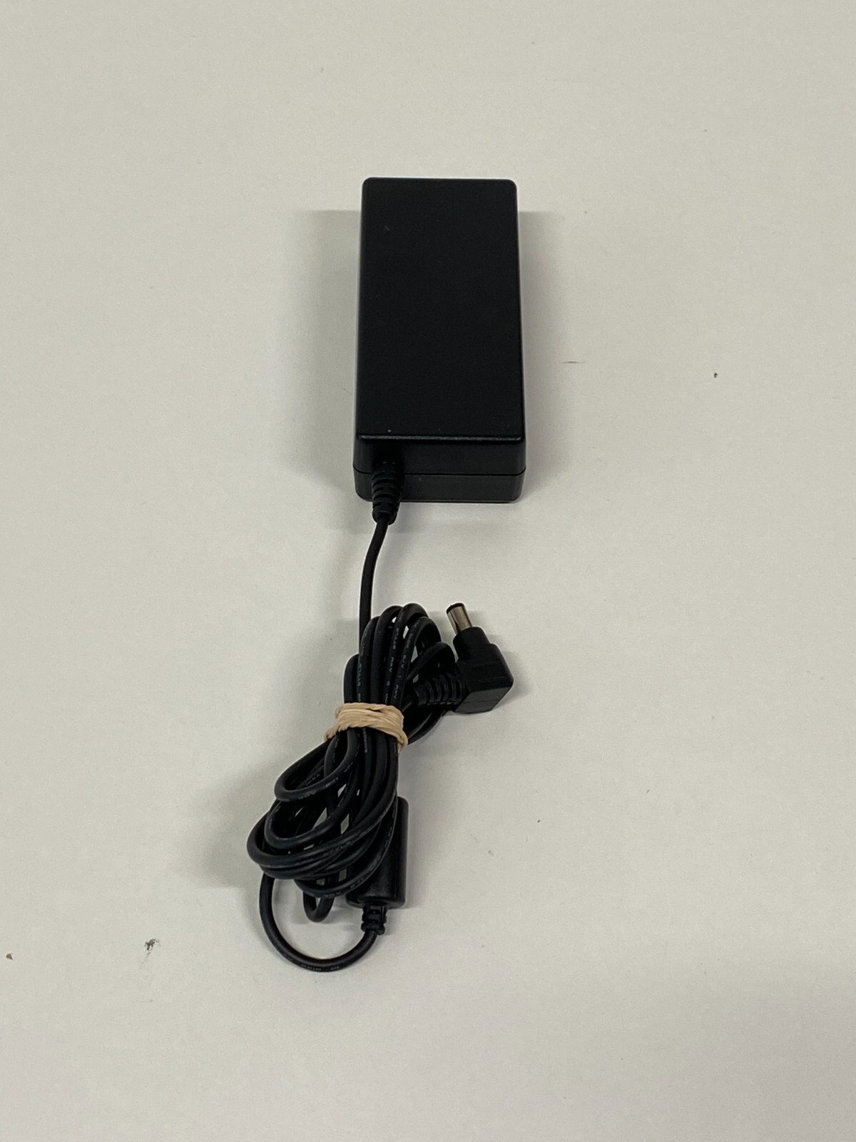 GG3: Genuine SANKEN Fujitsu SED80N2-24.0 AC Adapter Power Supply