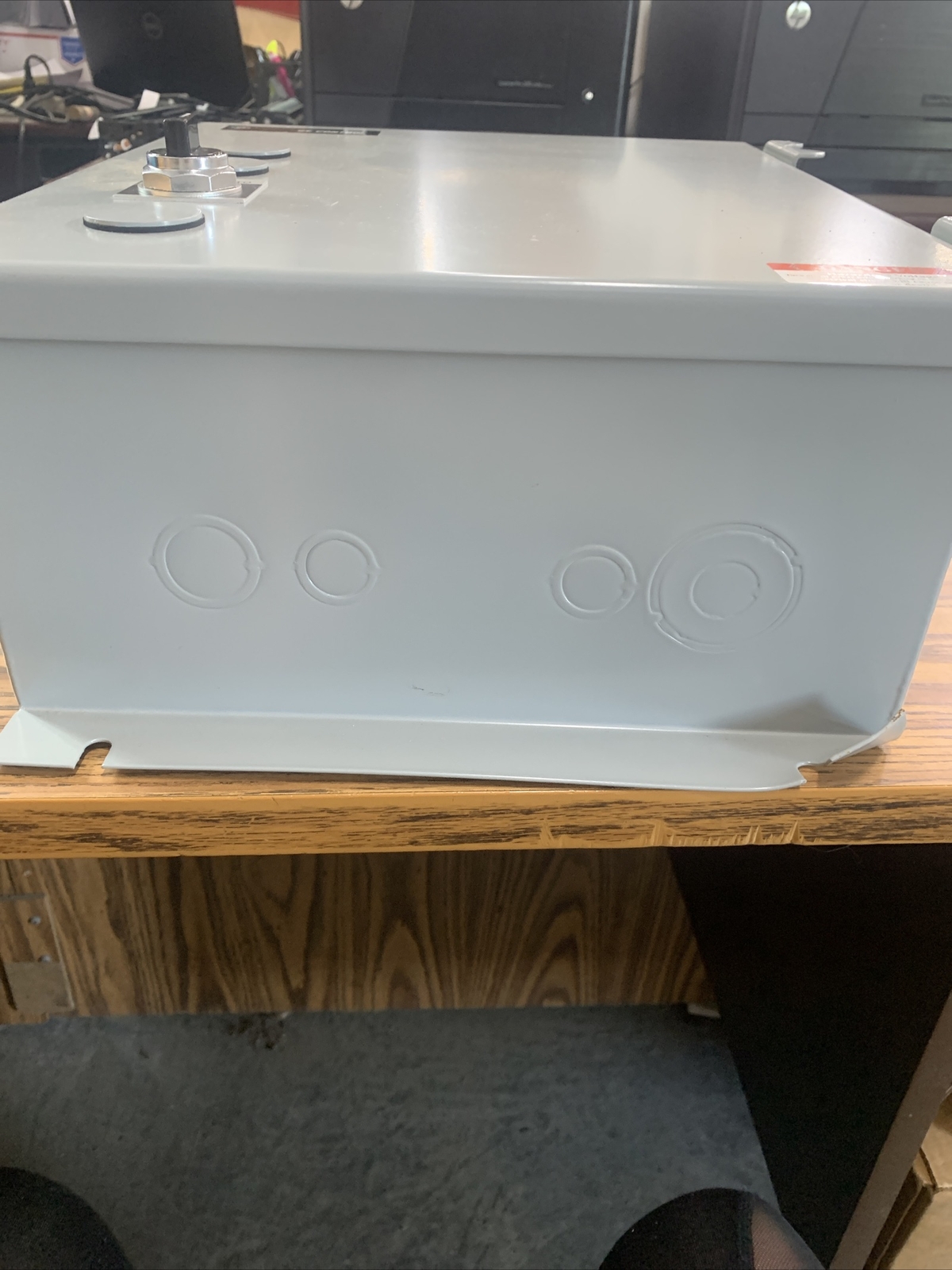 General Electric 463L60AJA14A1 lighting contactor electrically held