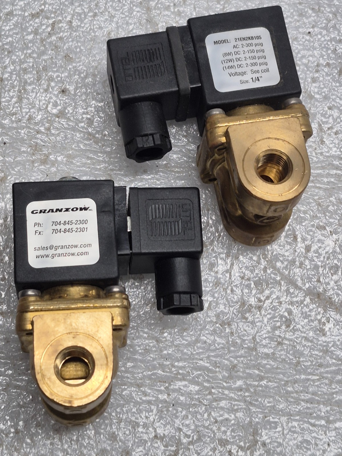 Qty 2, ODE 21EN2KB105 Brass solenoid valve 2-way screw-in 24V AC DN15 NOS
