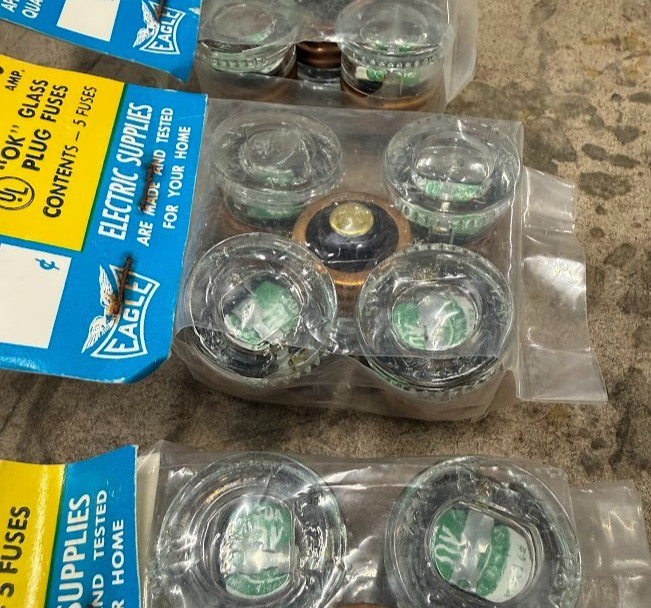 Eagle S 690 30-Amp 125-Volt Glass Plug Screw Fuse 5-Pkg. NOS