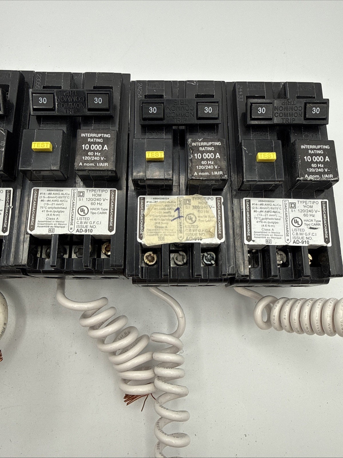 4 HOM250GFI 3 HOM230GFI MISSING 1 LUG 2 POLE GFCI GROUND-FAULT CIRCUIT BREAKER