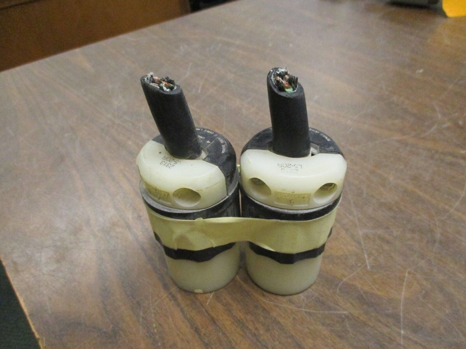 Leviton Connector 2313 20A 125V *Lot of 2* Used