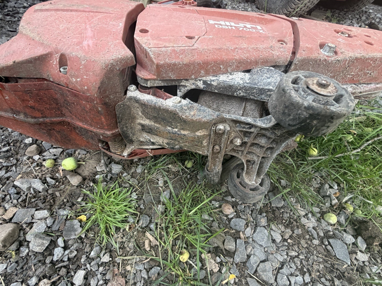 Hilti DSH 700-X Handheld Cut-Off Gasoline Concrete Saw 14» Max Blade Diameter