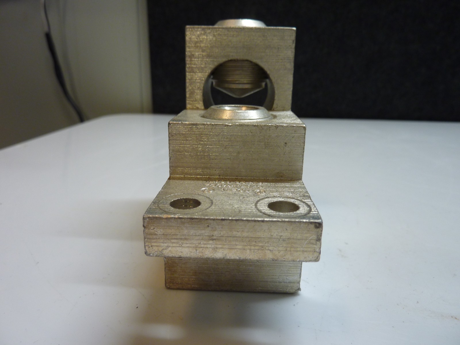 ILSCO D3759 Aluminum Block Mechanical Lug Terminal 750 KCMIL-1/0 AL9CU (31959)
