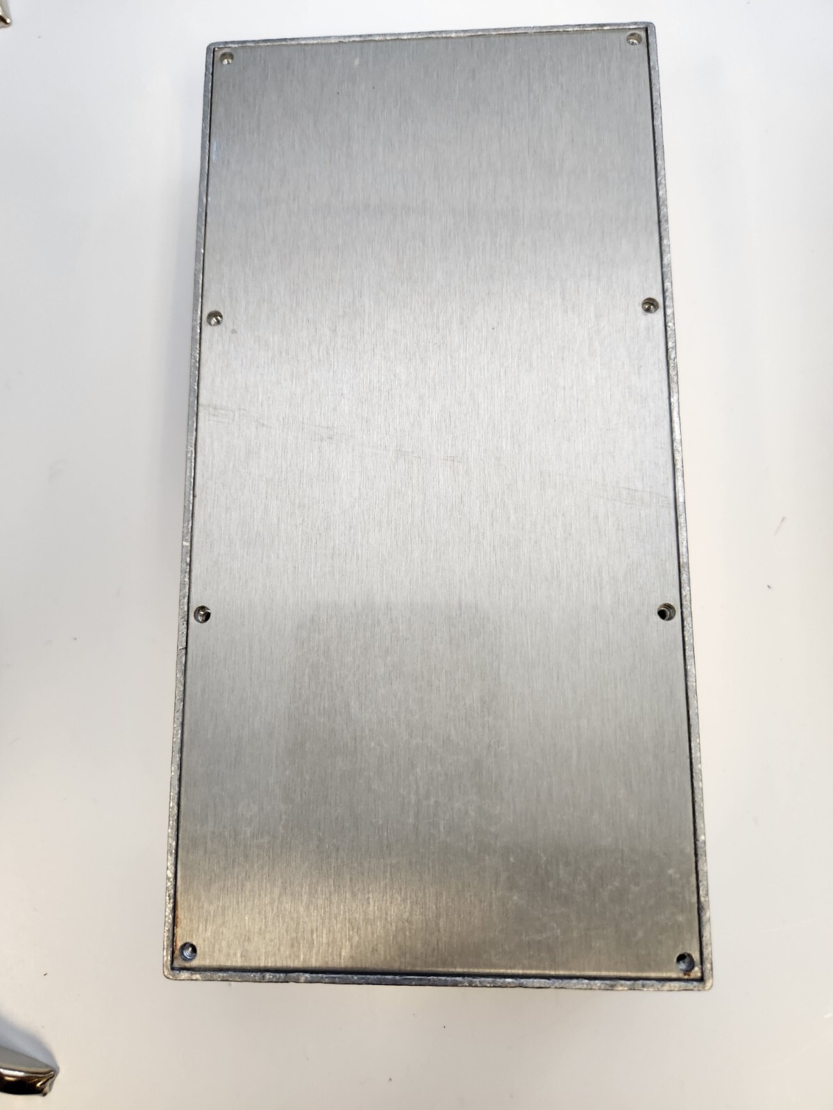 Pomona 5186 Die Cast Aluminium Box &cover Unpainted, 8.32X4.22X1.72, with screws