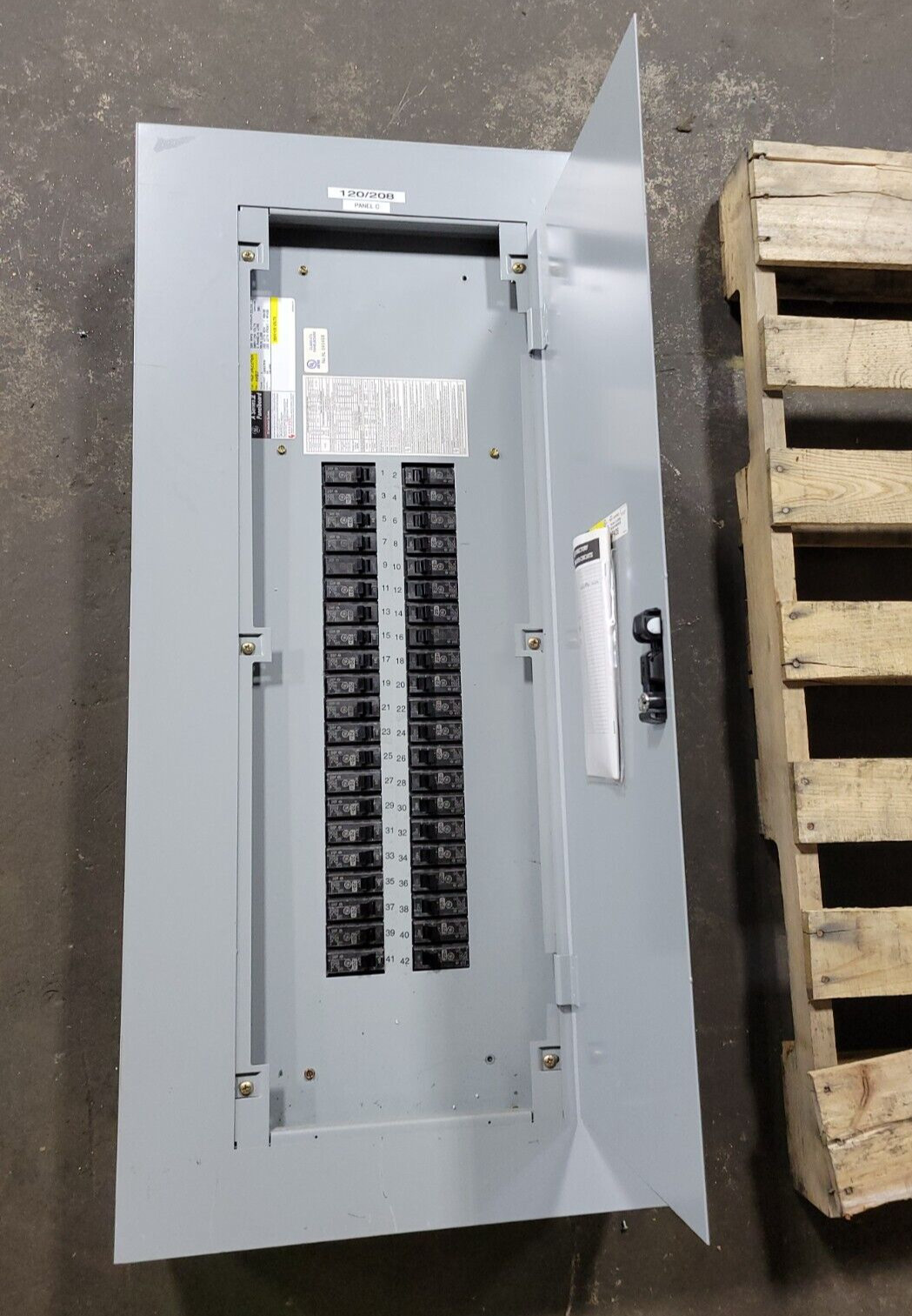 GE AQF3422MBX AXB7 A Series II Panelboard A Series II Panelboard 225 A 208Y/120V