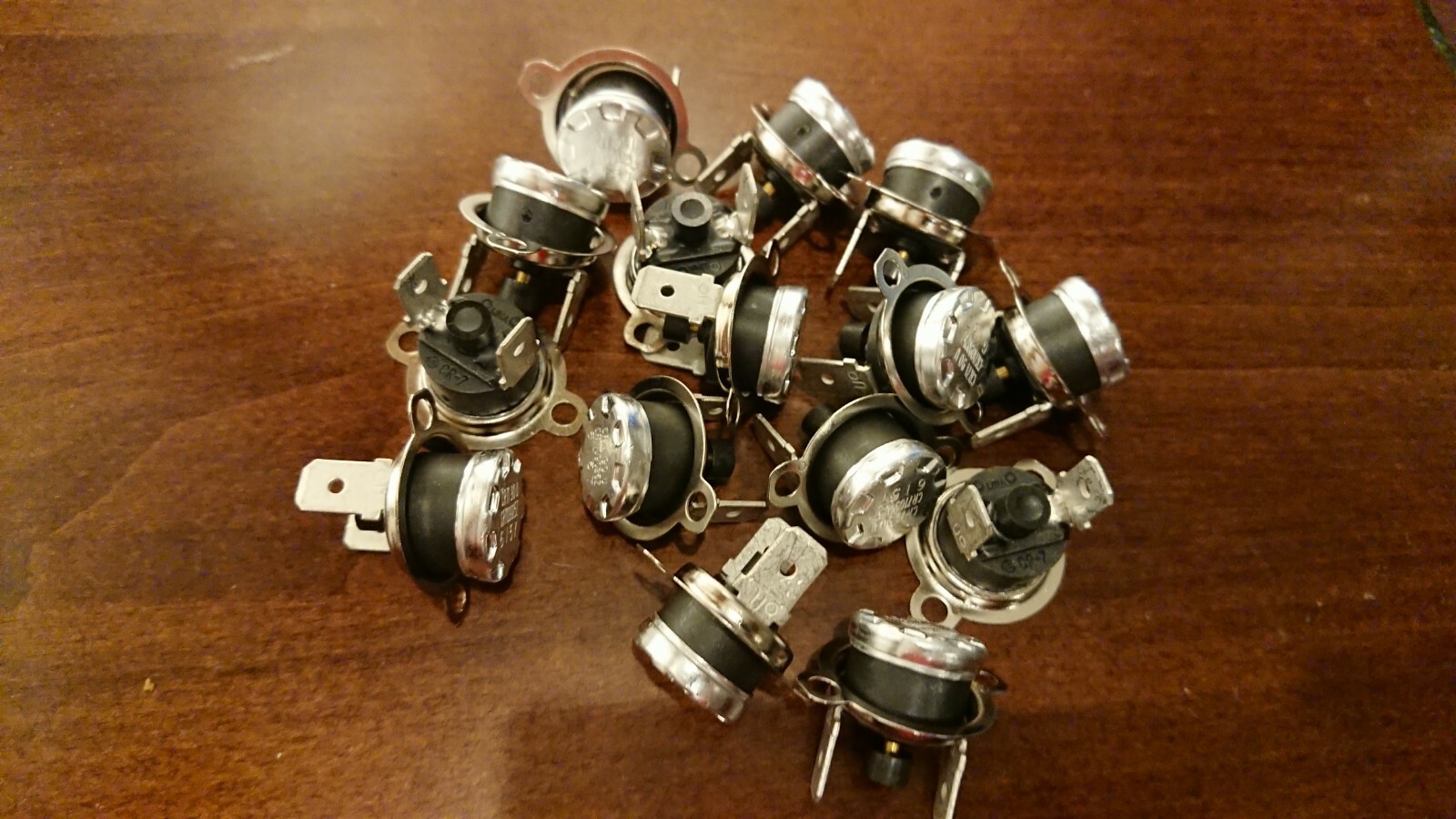 qty (2) Cantherm CR71 snap action Thermal Switches 90C 194F N.C, manual reset