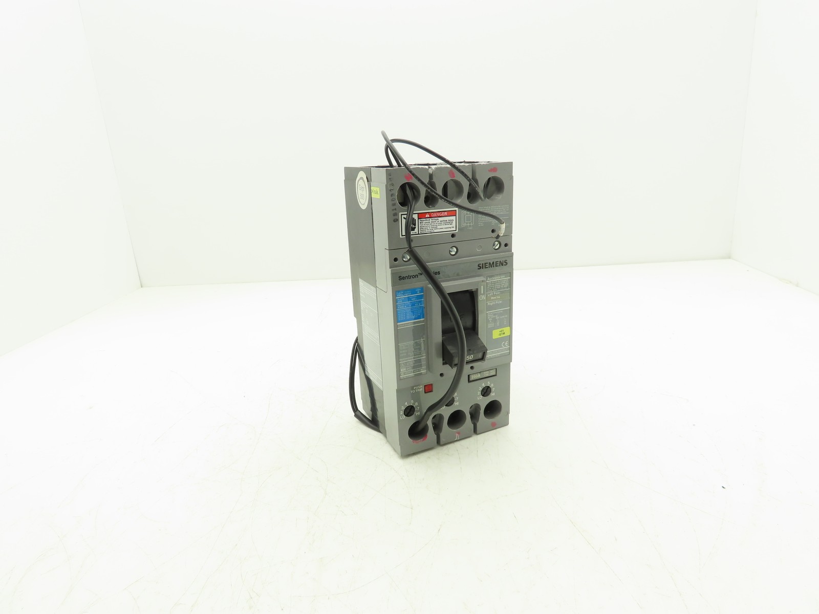 Siemens FXD63B250 Sentron Circuit Breaker 250A 3 Pole 600V FXD6-A Magnetic Adj