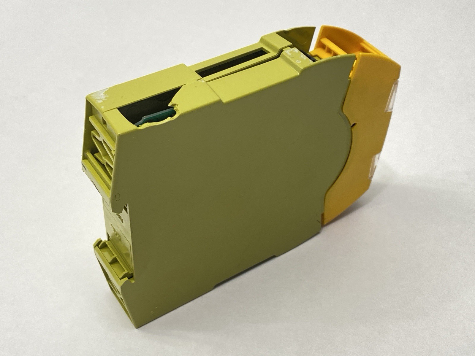 Pilz PNOZ s4 24VDC 3n/o 1n/c Standalone Sigma Safety Relay 750104 NO TERMINALS