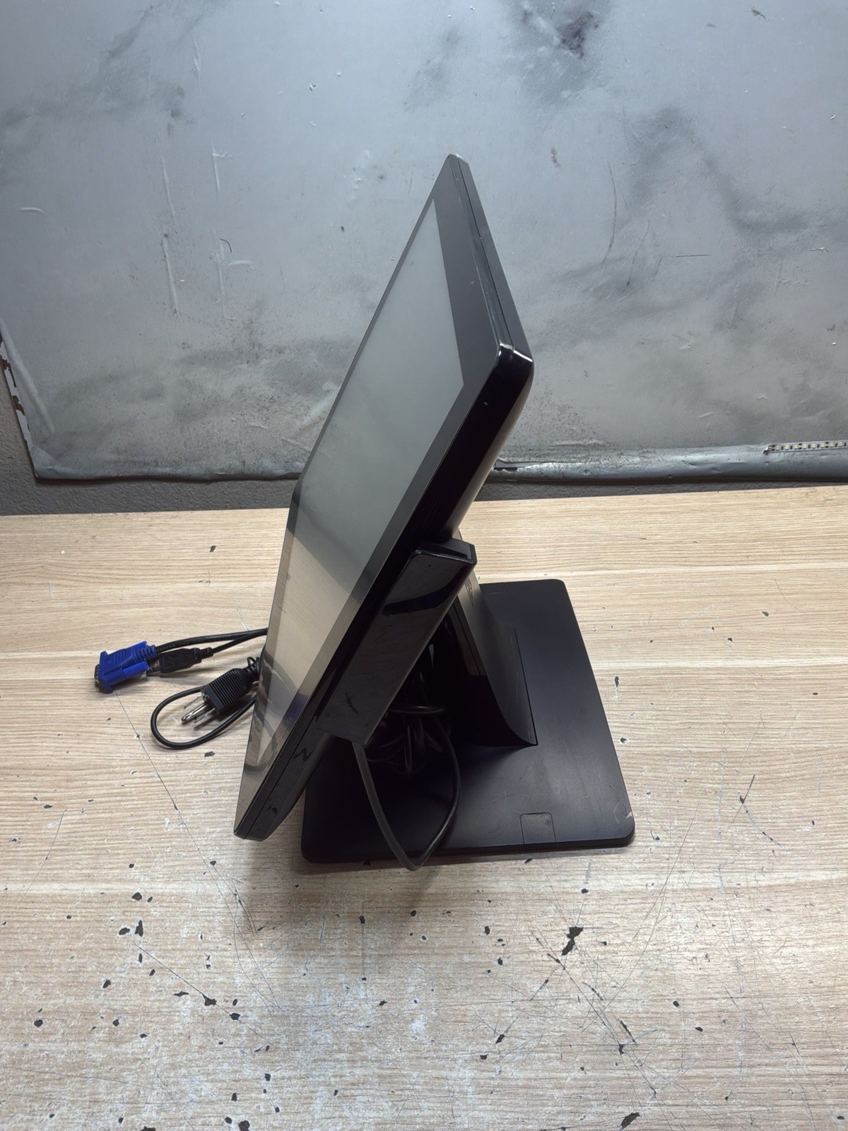 Elo Touch ET1517L-7CWB-1-BL-ZB-G Touch Screen Monitor/JUA3858