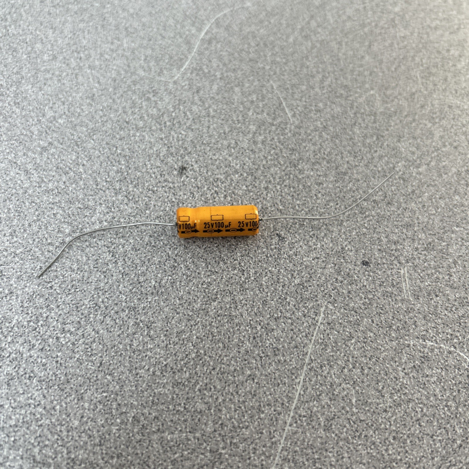 Siemens 25V 100uF Axial Electrolytic Capacitor (137 Pck)