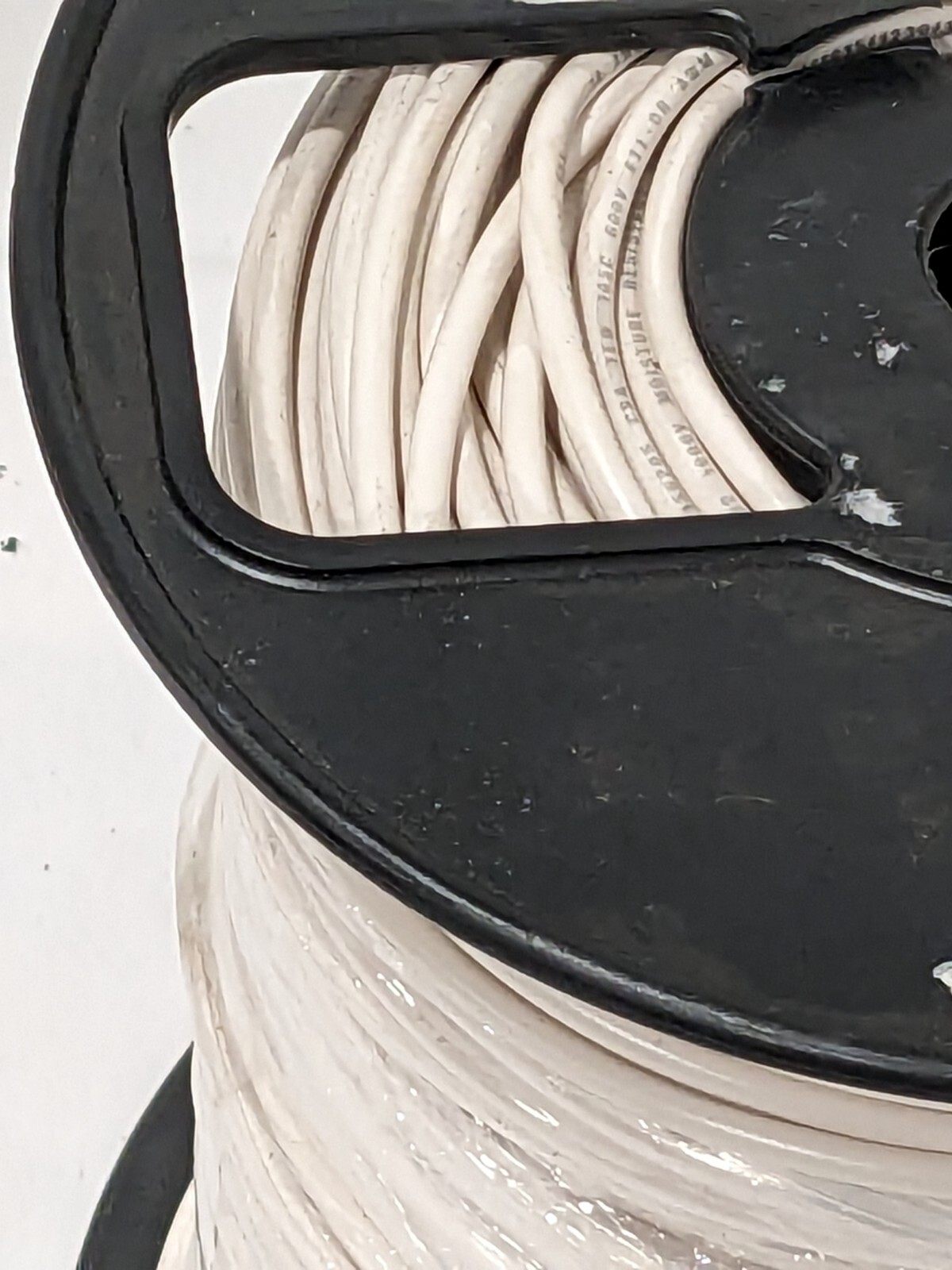 SOUTHWIRE Machine Tool Wire 14 AWG, White, 500′ L, Polyvinylchloride 411030501