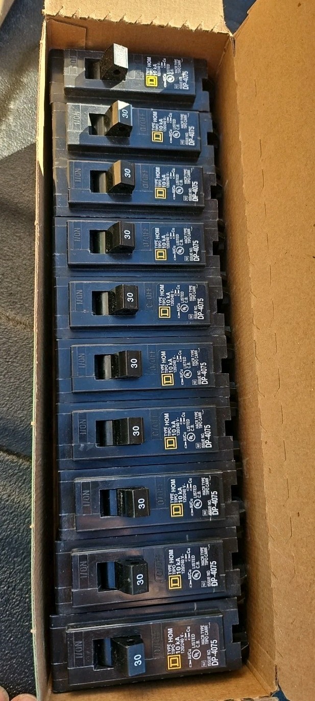 Square D HOM130CP 30 1-Pole Circuit Breaker Box Of 10