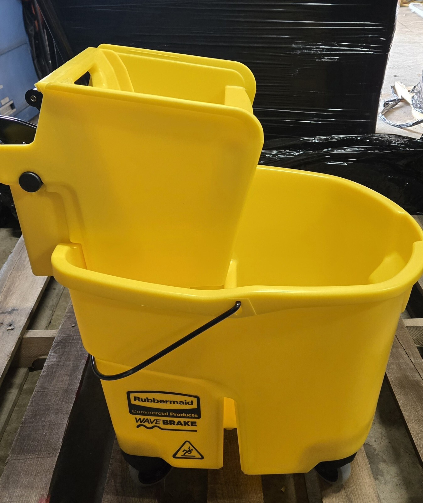 Rubbermaid Wave Brake Commercial