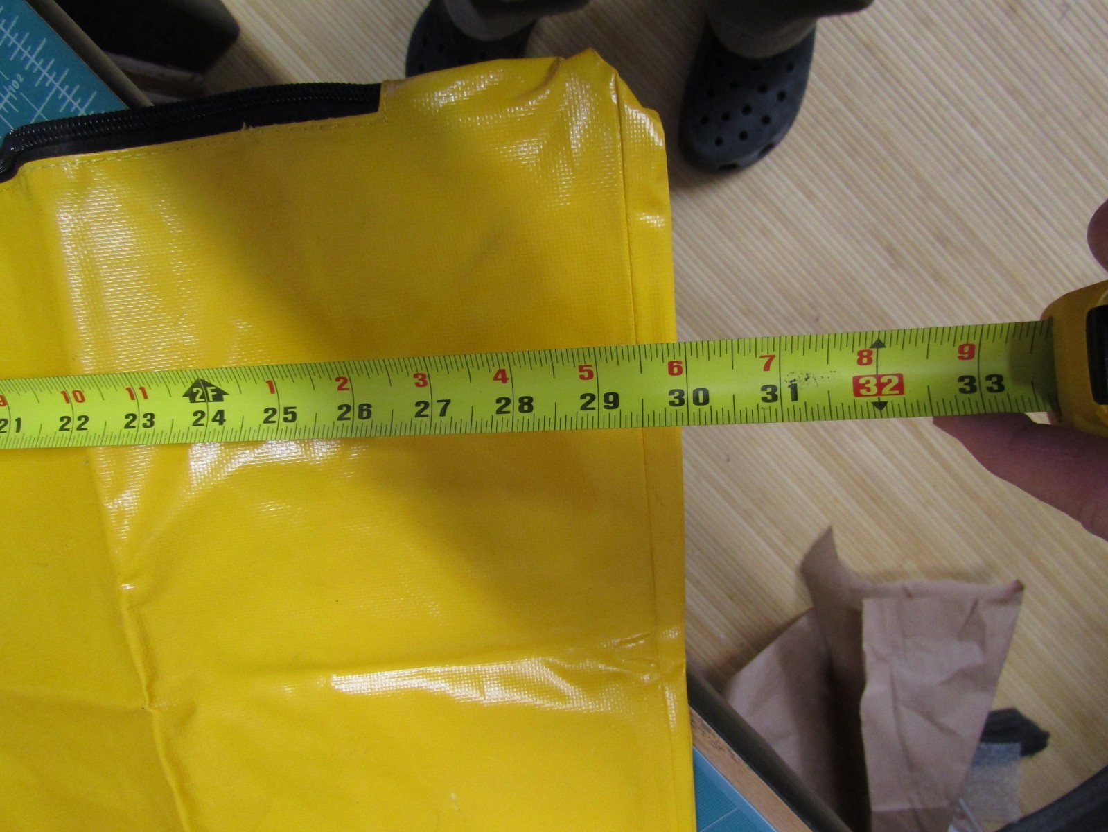 1 – Rubbermaid Commercial 1966719 24 gal Zippered Vinyl Cleaning Cart Bag New –