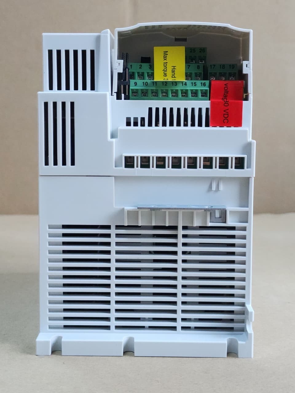ABB ACS310-03U-19A4-2 Frequency Converter 5 HP 200-240V 3-Phase PID Control