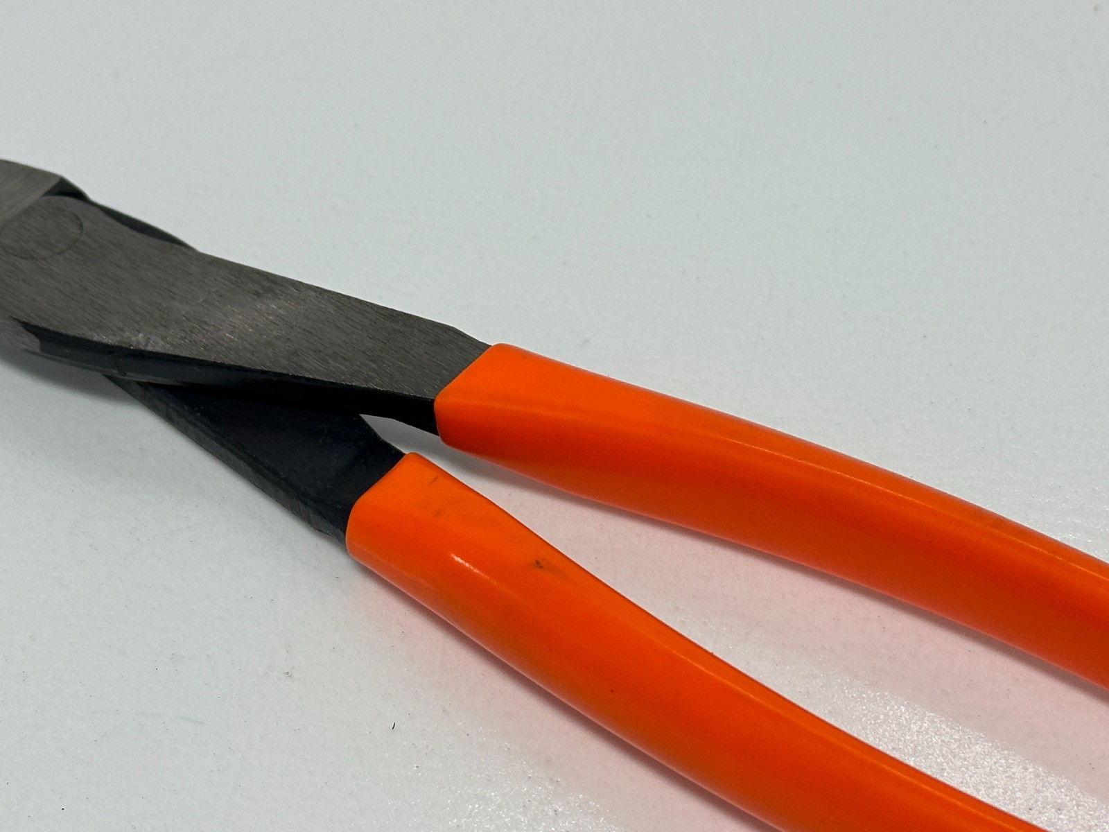 🇺🇸 Cornwell Tools USA CCL909 Crimping & Cutting Pliers, Orange Grip, 10-22 AWG