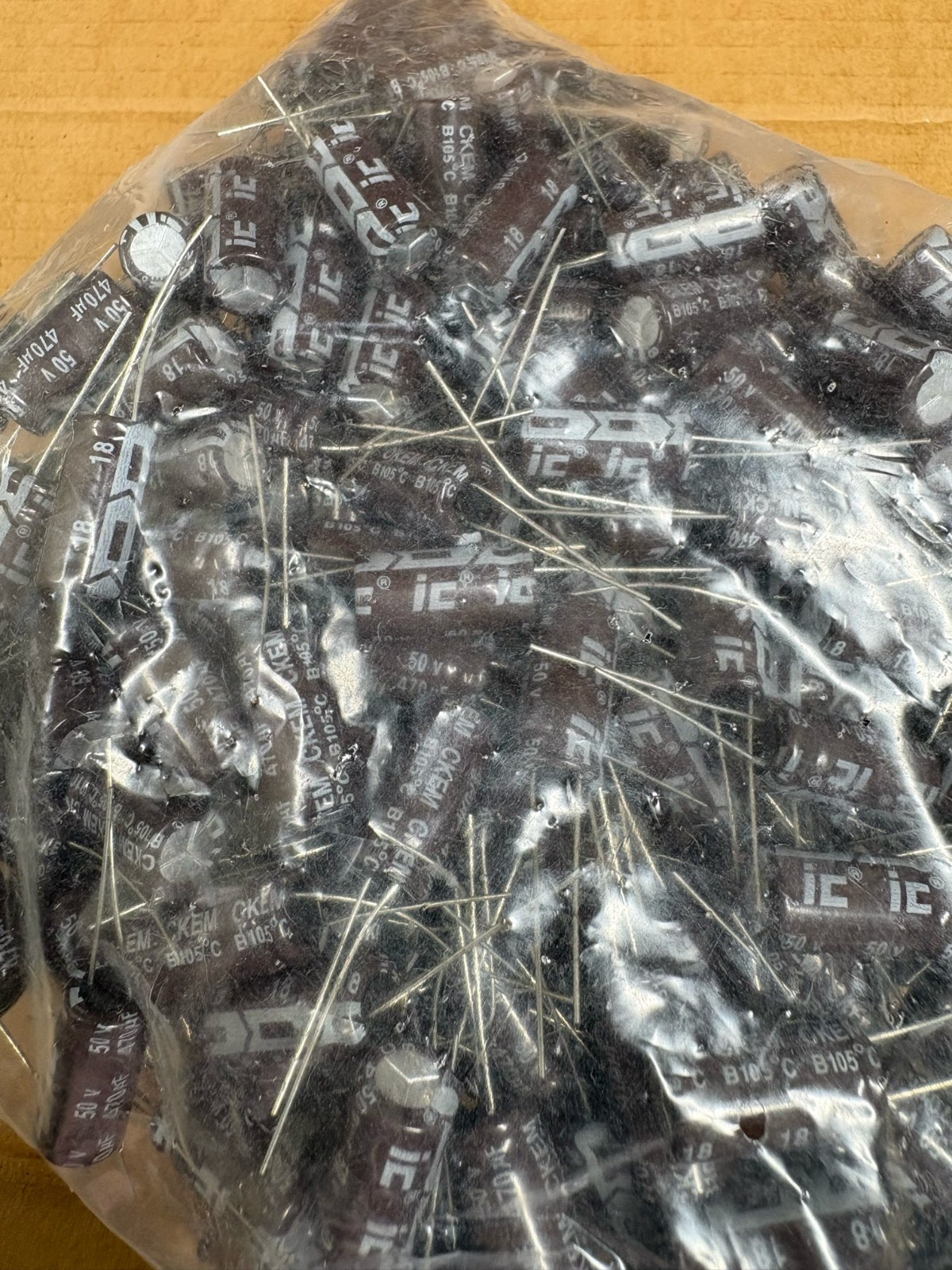 200x Illinois Capacitor 470uF 50V Radial Electrolytic Capacitors 105°C