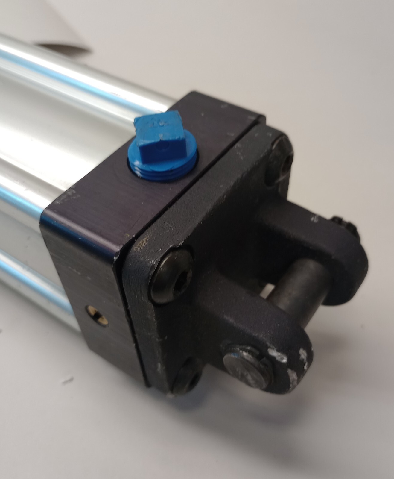 Parker 02.00 CBC2MAU14AC 25.000 Cylinder 2MA Series 2.0 Bore x 25″ Stroke 250psi