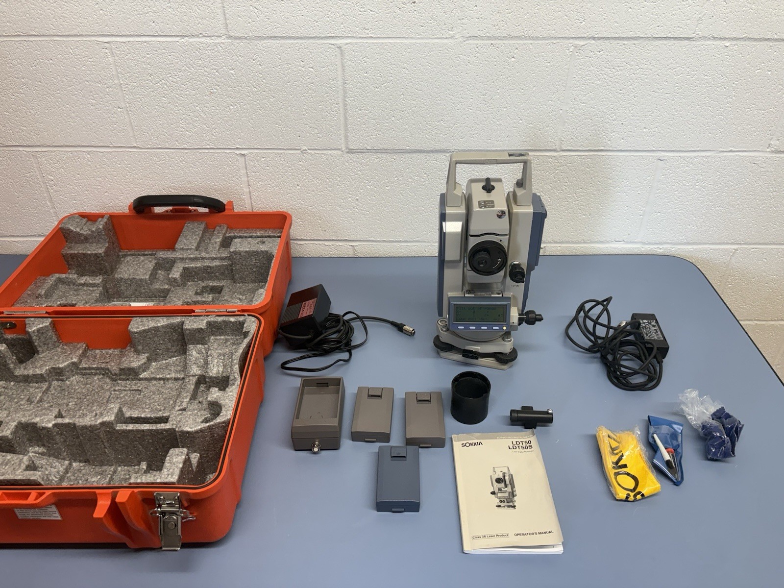 SOKKIA MODEL LDT50 LASER DIGITAL THEODOLITE With Accessories, Batteries & Case