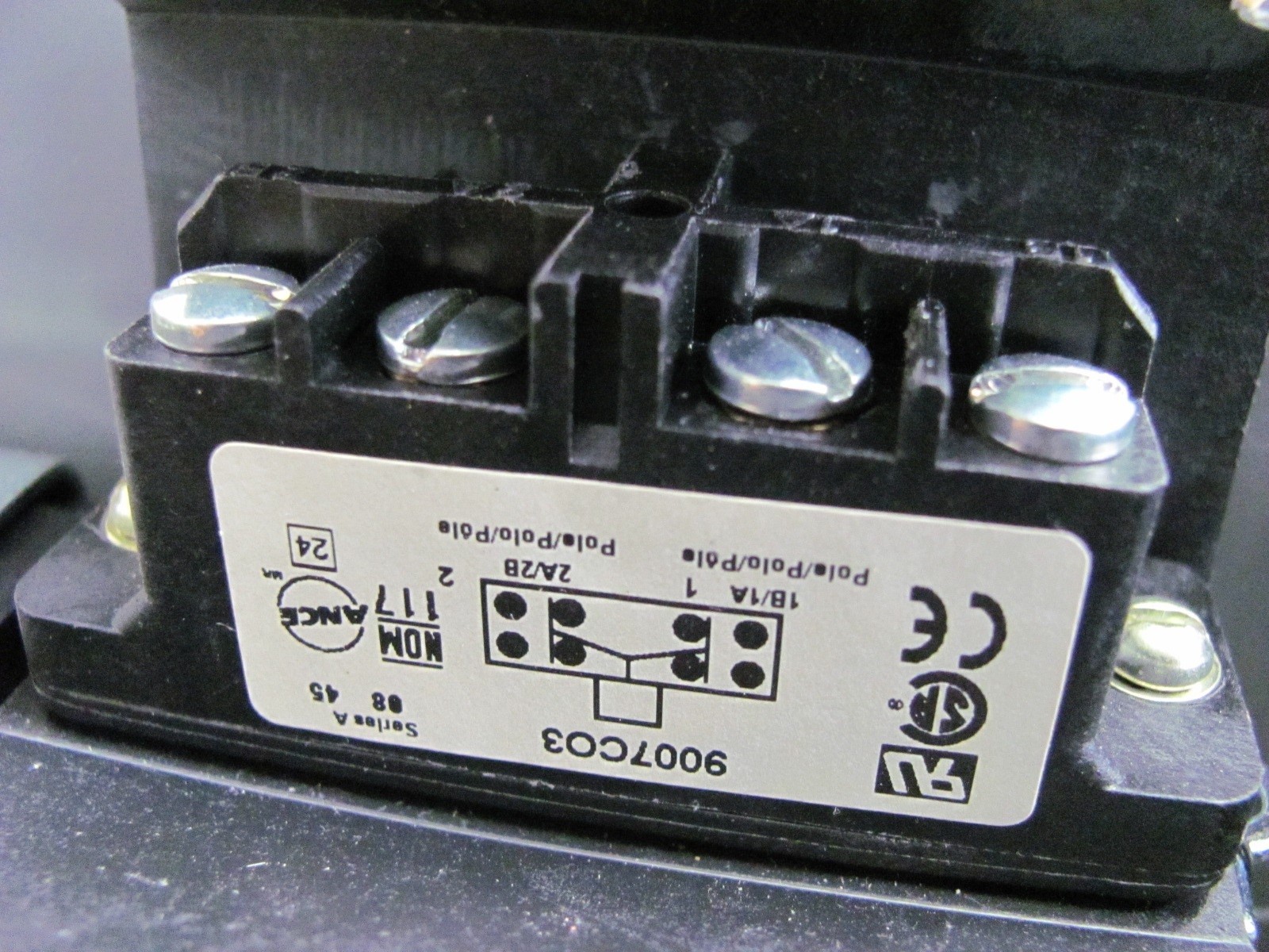 SQUARE D HU362 – 60A NON-FUSEABLE DISCONNECT w/Added NEUTRAL BLOCK HU362N 3P/4W