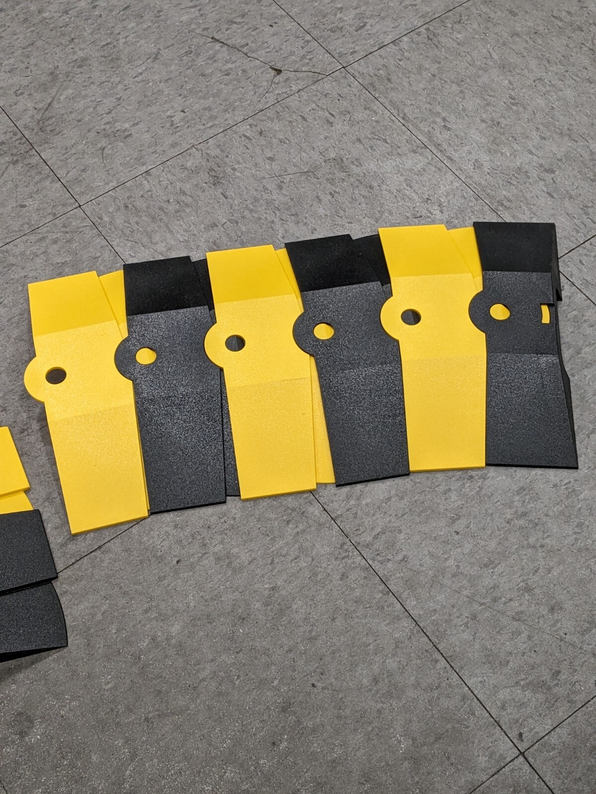 UltraTech Ultra-Sidewinder 3' Medium Black/Yellow Cable Protector System 18