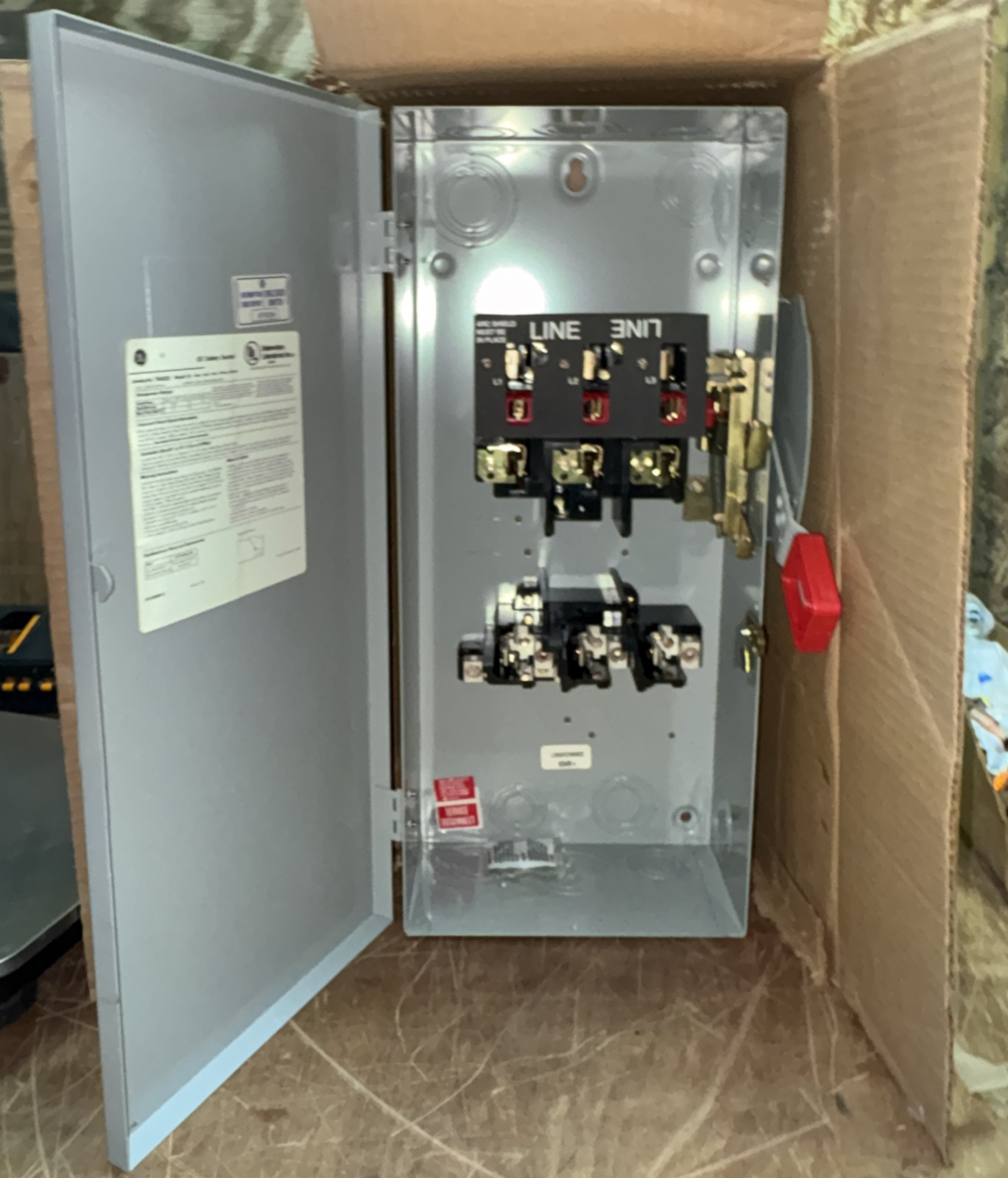 GE TH4323 Fusible Safety Switch Disconnect Model 10 100A 3-Pole 240V