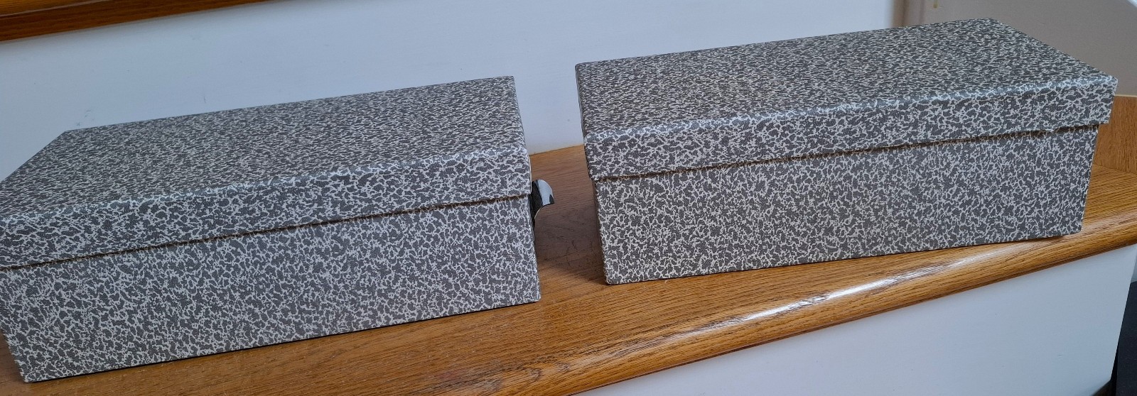 2 used Globe-Weis/Pendaflex Fiberboard Index Card Storage Box, 3″ x 5″ Card Size
