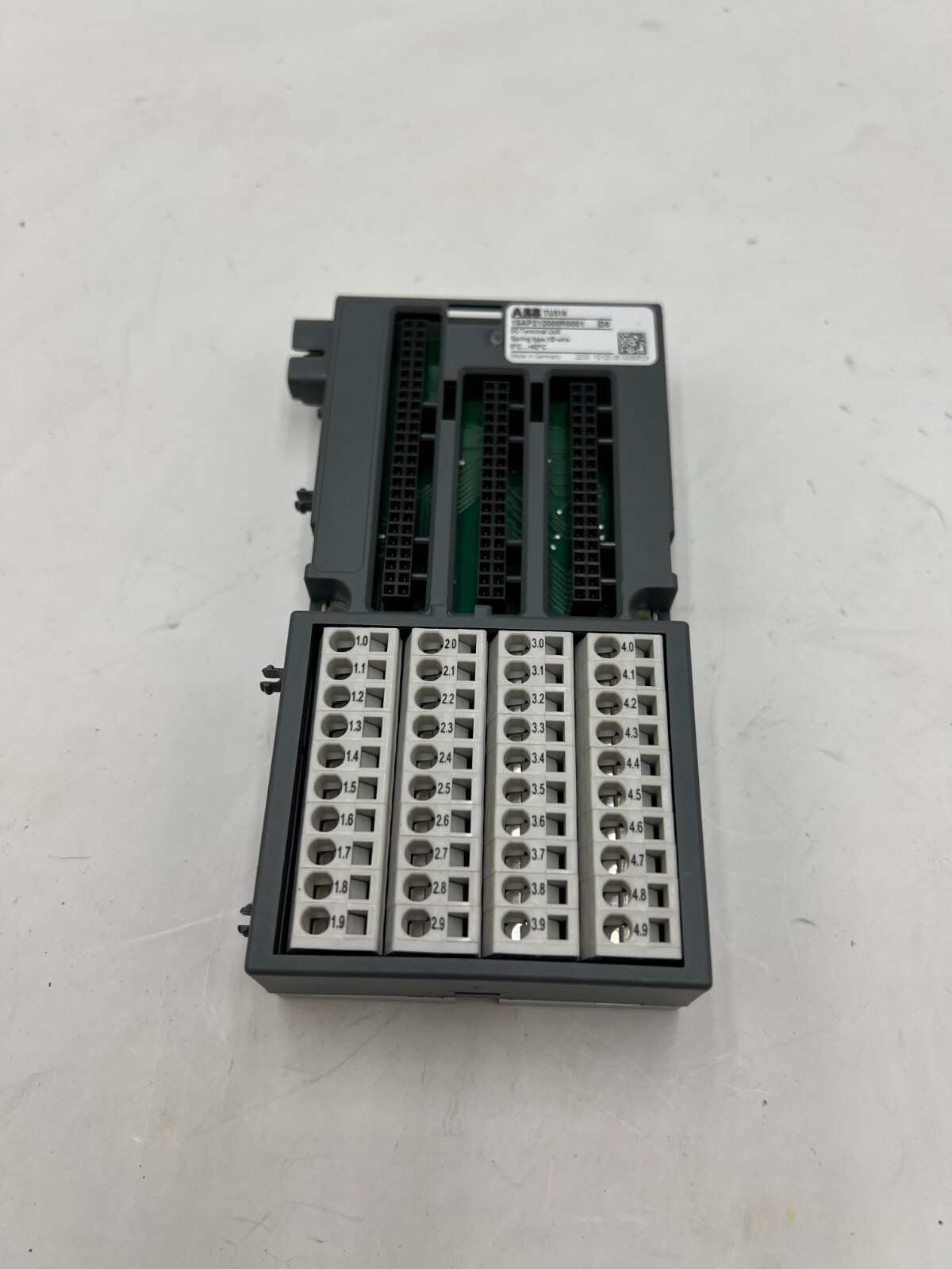 ABB 1SAP212000R0001 TU516 I/O Terminal Unit For Analog and 24 VDC Digital Module