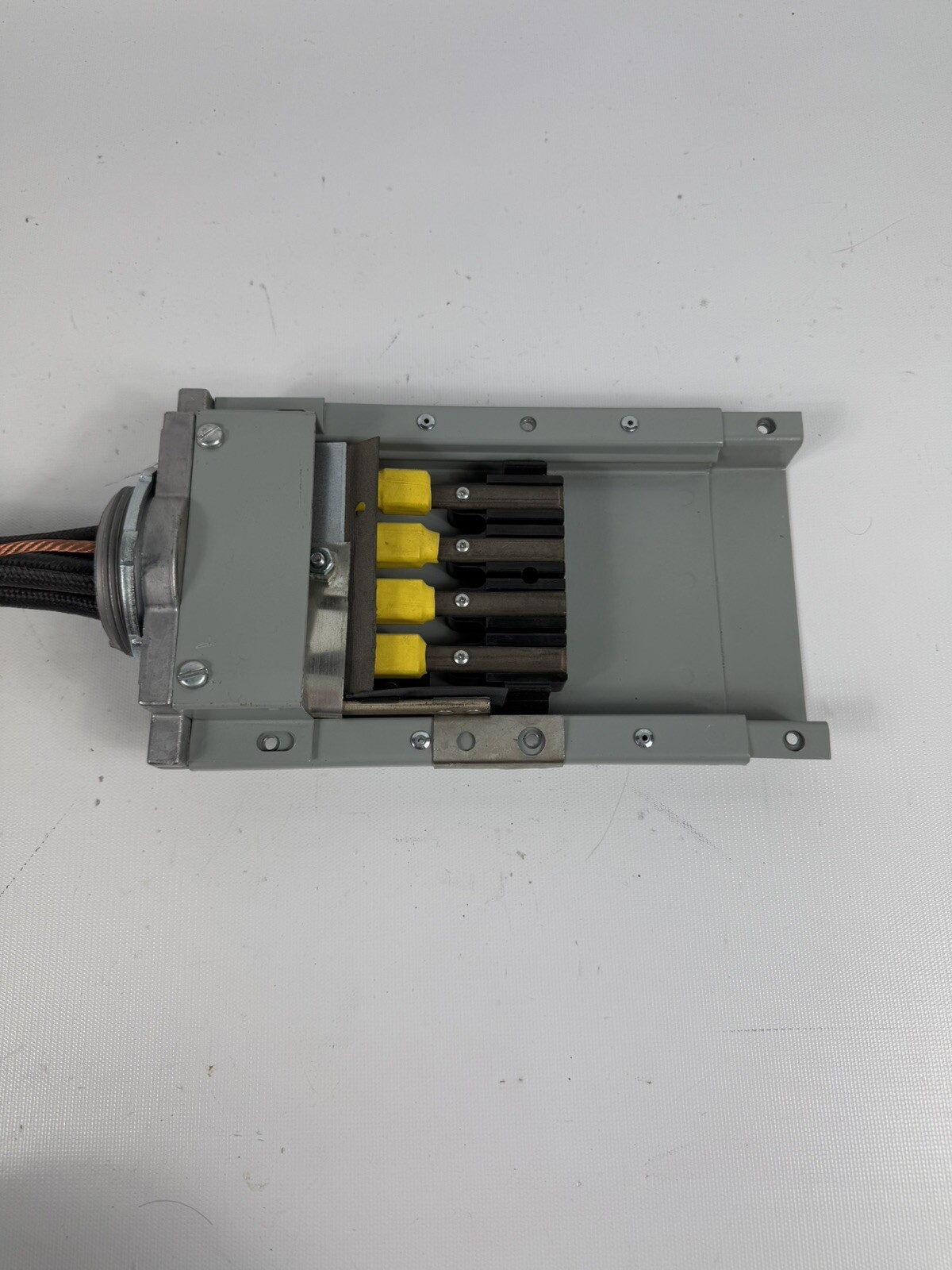 NEW GE DP4GA01SOST 100A 600V 3P DH Busway, 4 Wire With Ground. 100 AMP, DP4