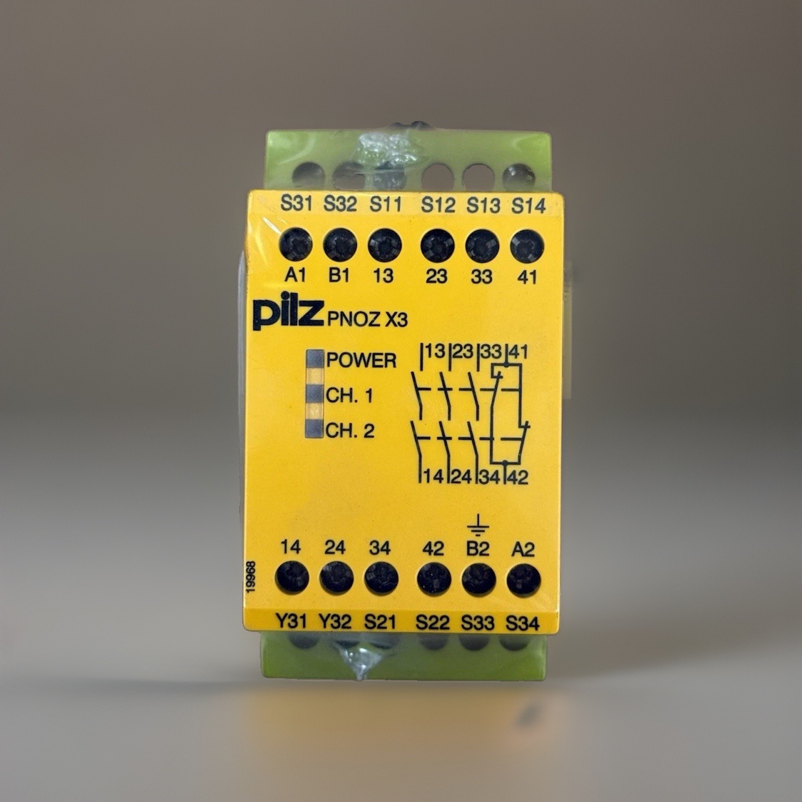“LOT OF 2” NEW Pilz PNOZ X3 774319 Safety Relays Emergency Stop 24VDC 240VAC OEM