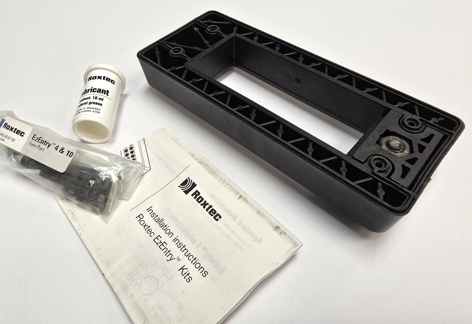 Roxtec EZ00010000000 Pass Thru Cable Management EZ Entry 10 Frame Assembly – New