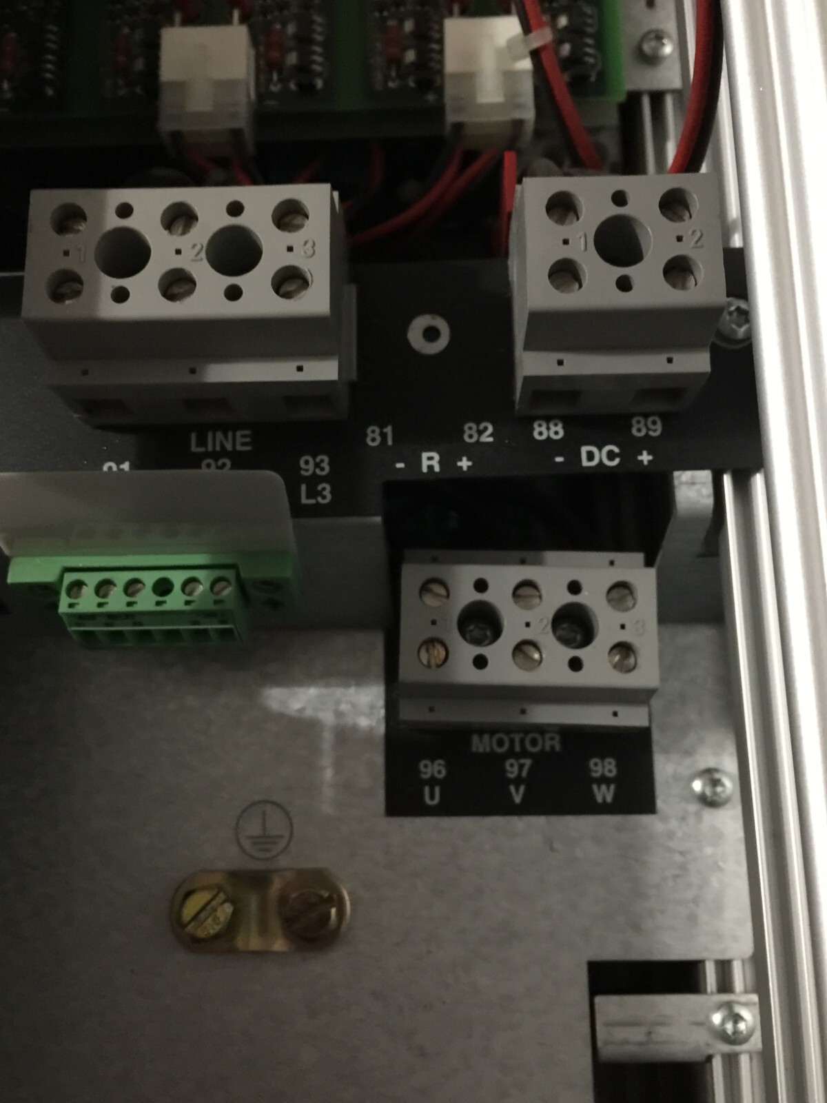 Danfoss VLT6022 GT4CN1STR0DLF00A00C0 15kW/20HP 3x 380-460V
