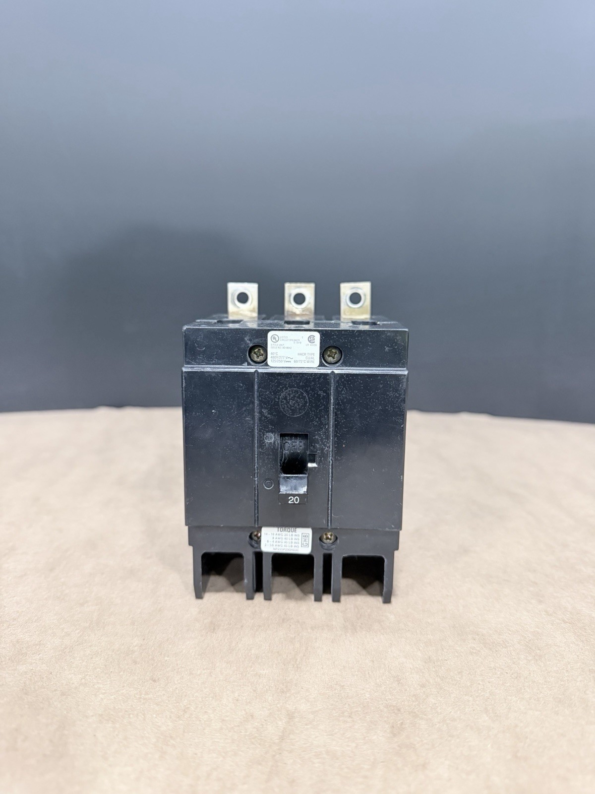 Eaton Cutler Hammer GHB3020 3P Circuit Breaker 20A 480V