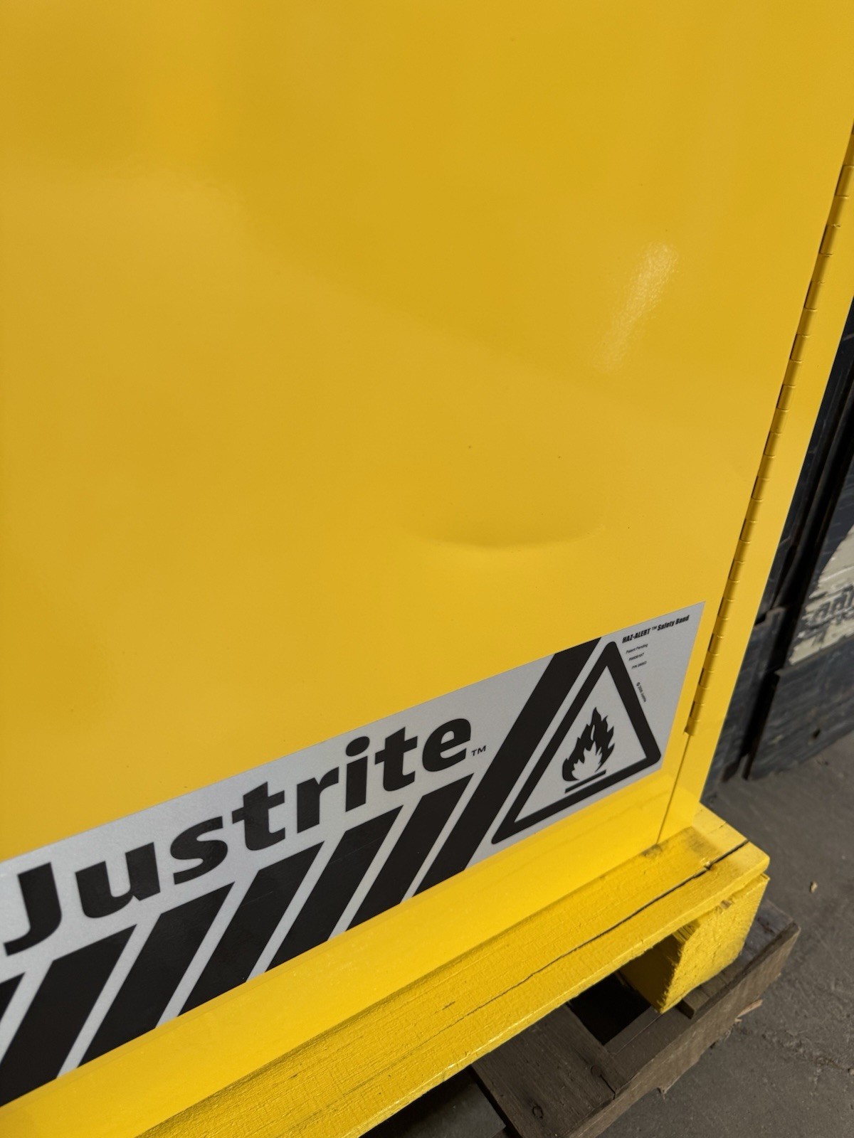 JUSTRITE 899020 Flammables Safety Cabinet 90 gal 43 x 34 x 65 Self-Close