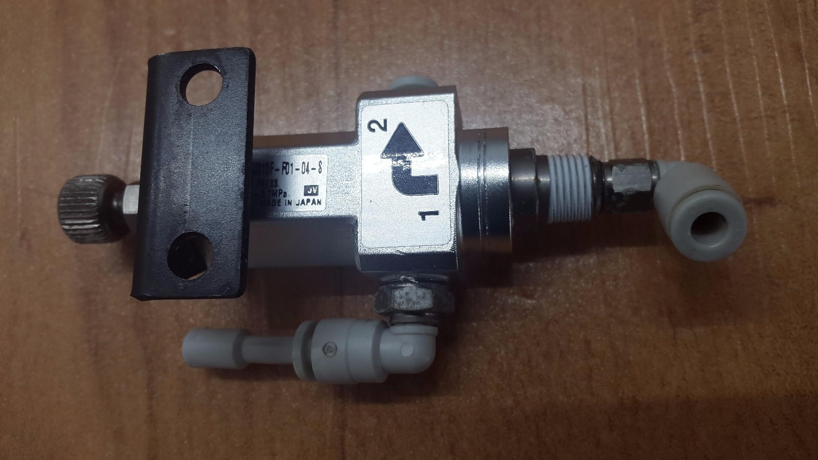 SMC ARJ310F-F01-04-S* Z-4381 Regulator Valve, USED