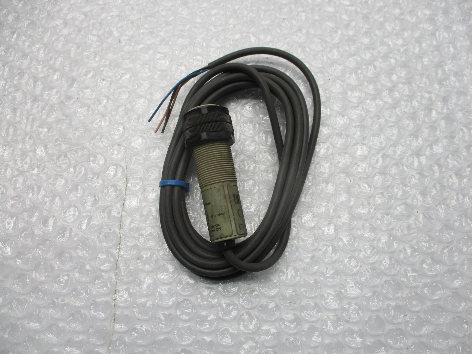 OMRON E3F2-R2B4 SENSOR NSNP