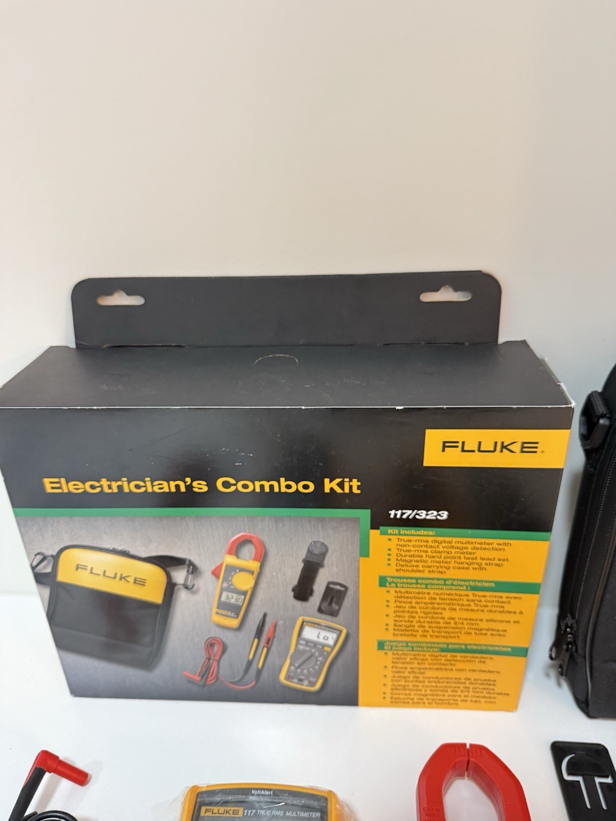 FLUKE 117/323KIT ELECTRICIANS COMBO KIT (NEW) SHIPS FAST MFD-2026