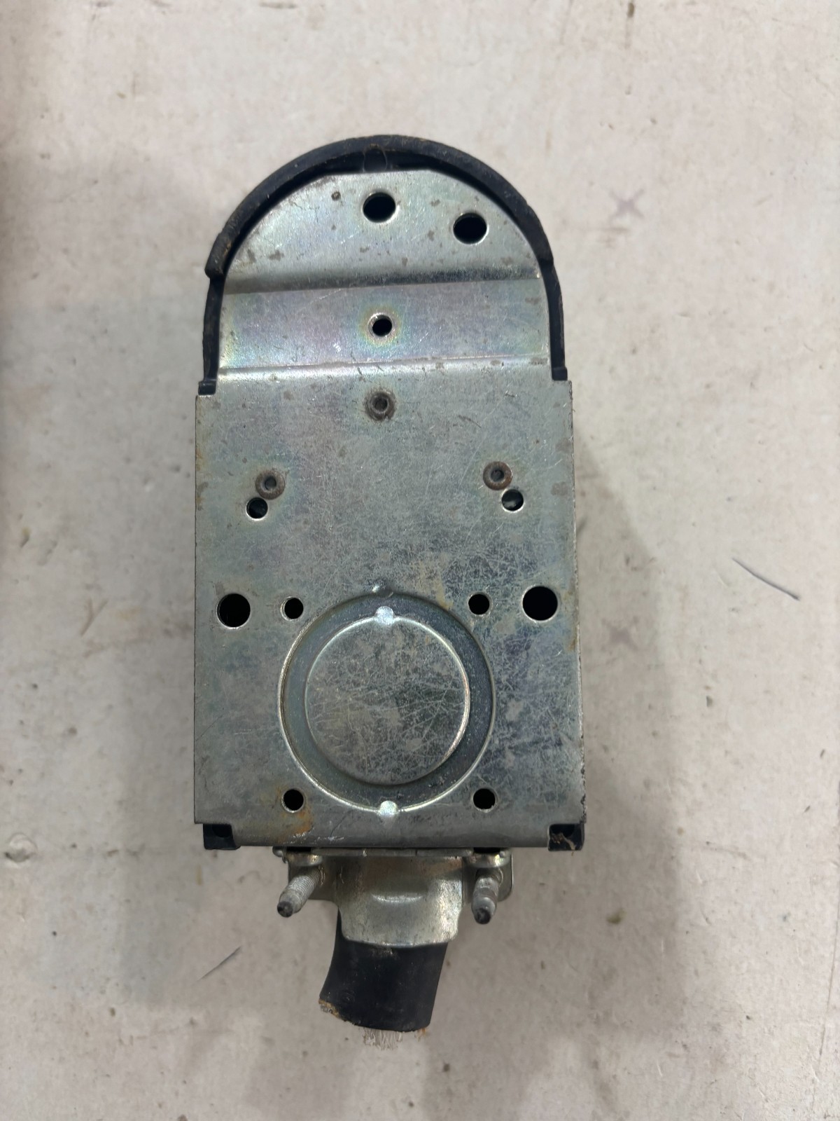 1 – Eagle 1252-BOX 3 Wire 50A 250V Nema 6-50R Surface Mount Receptacle