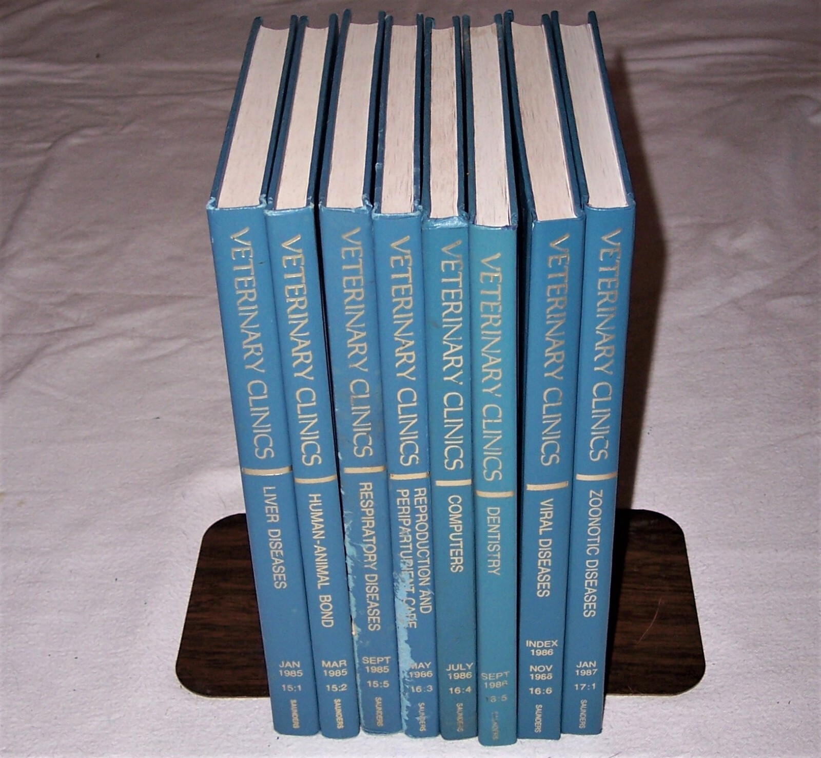 Veterinary Clinics of America Book G5 LOT of 8 Sm Animal 1985-87 As-Is Sale READ