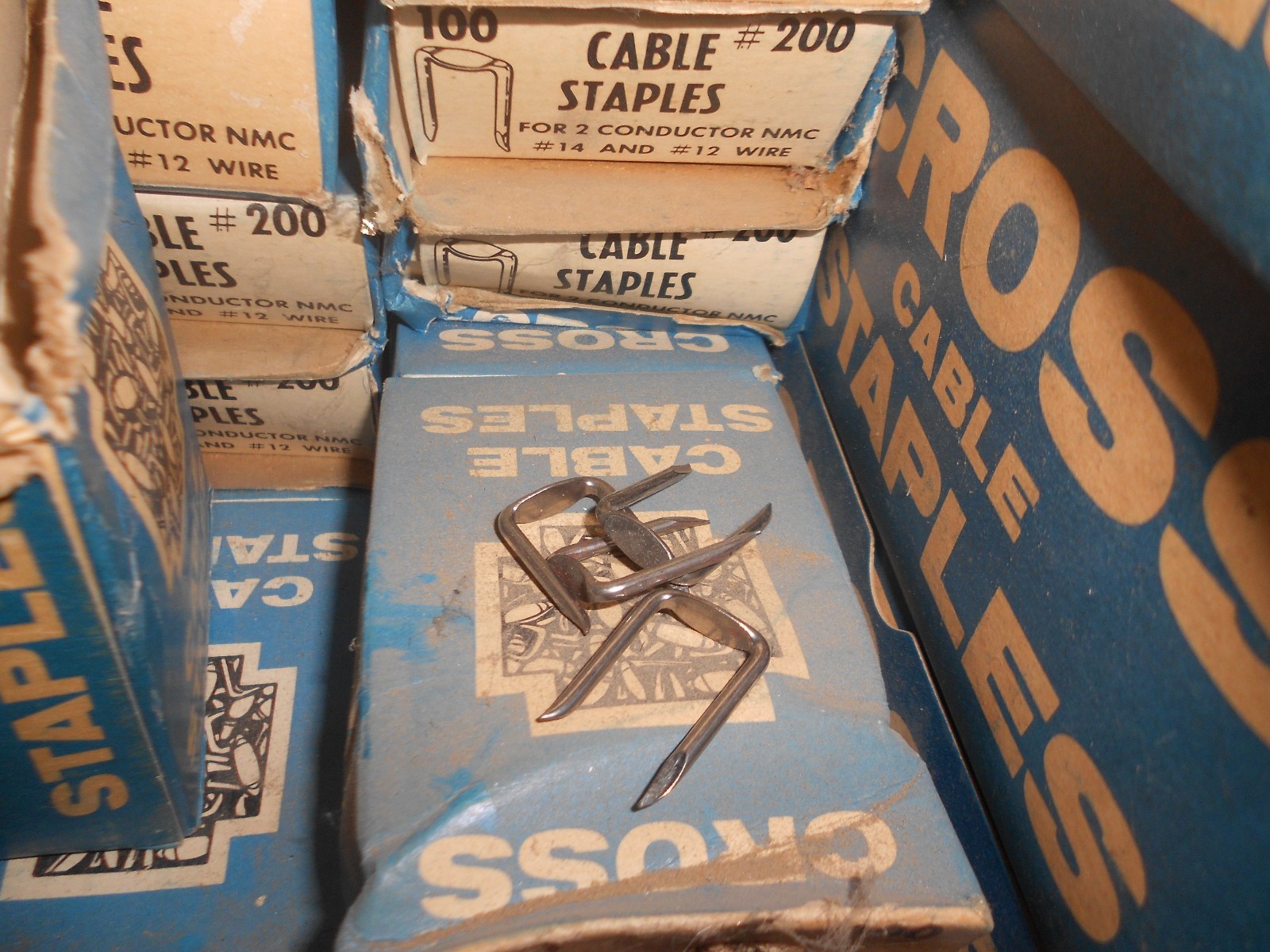 100-PK Cable STAPLES for 2-Conductor Romex NMC 14 & 12 Wire 1/2″x1″ NEW 200-P5