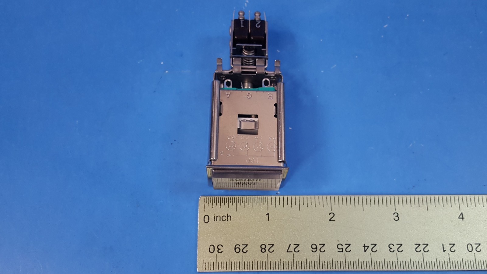 ONE PC- Indicating Switch, EATON, DPDT, 10EA1C1F10J2L(W)N1R1V13Square, Wave