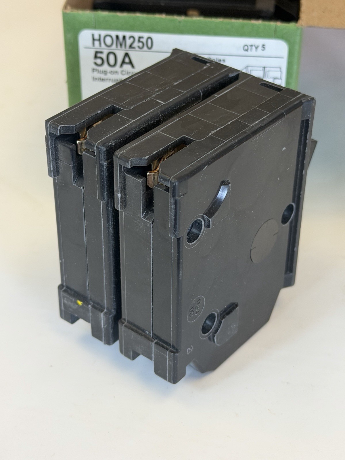 (25) Square D HOM250 50A 2P 120/240V Circuit Breakers *PACK OF 25 NEW*
