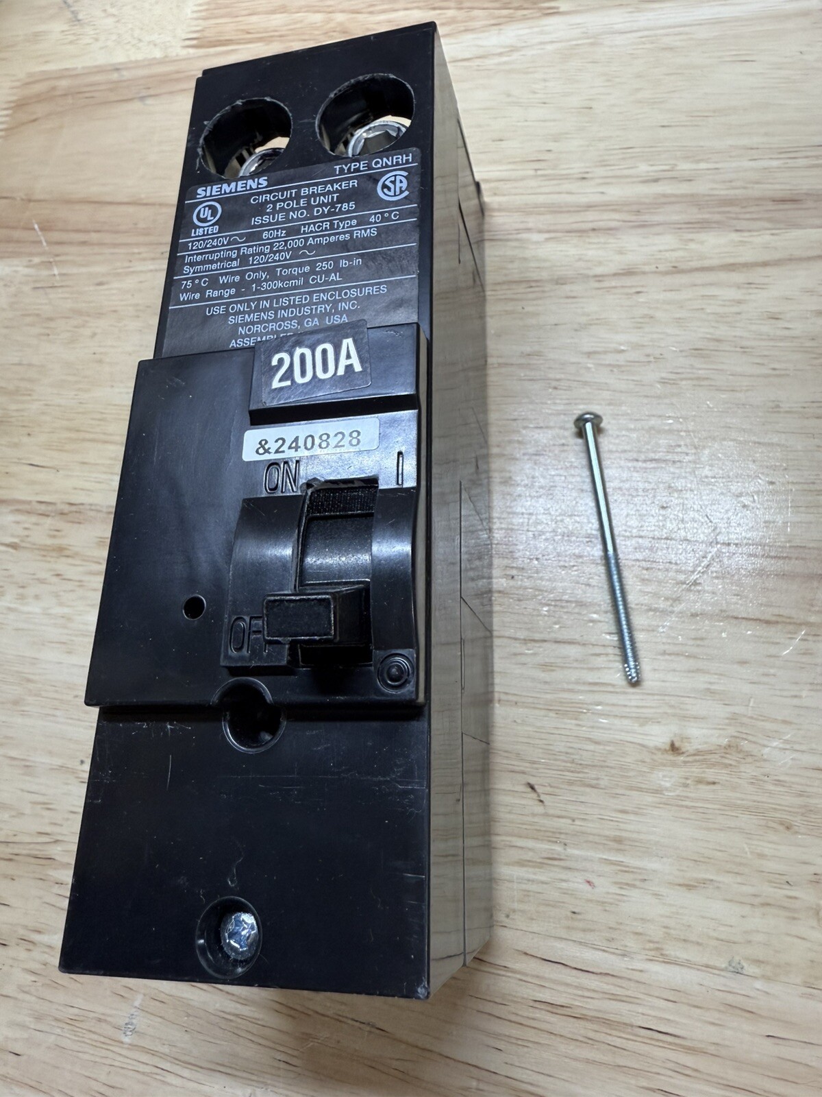 Siemens QN2200RH 200A 2 Pole 120/240v 22k AIC Single Phase Main Breaker New